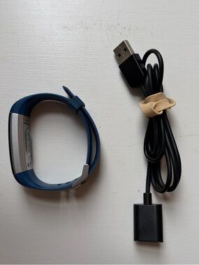 Lintelek ID115Plus HR Blue Activity Fitness Tracker Small Watch w/ Charging Cord